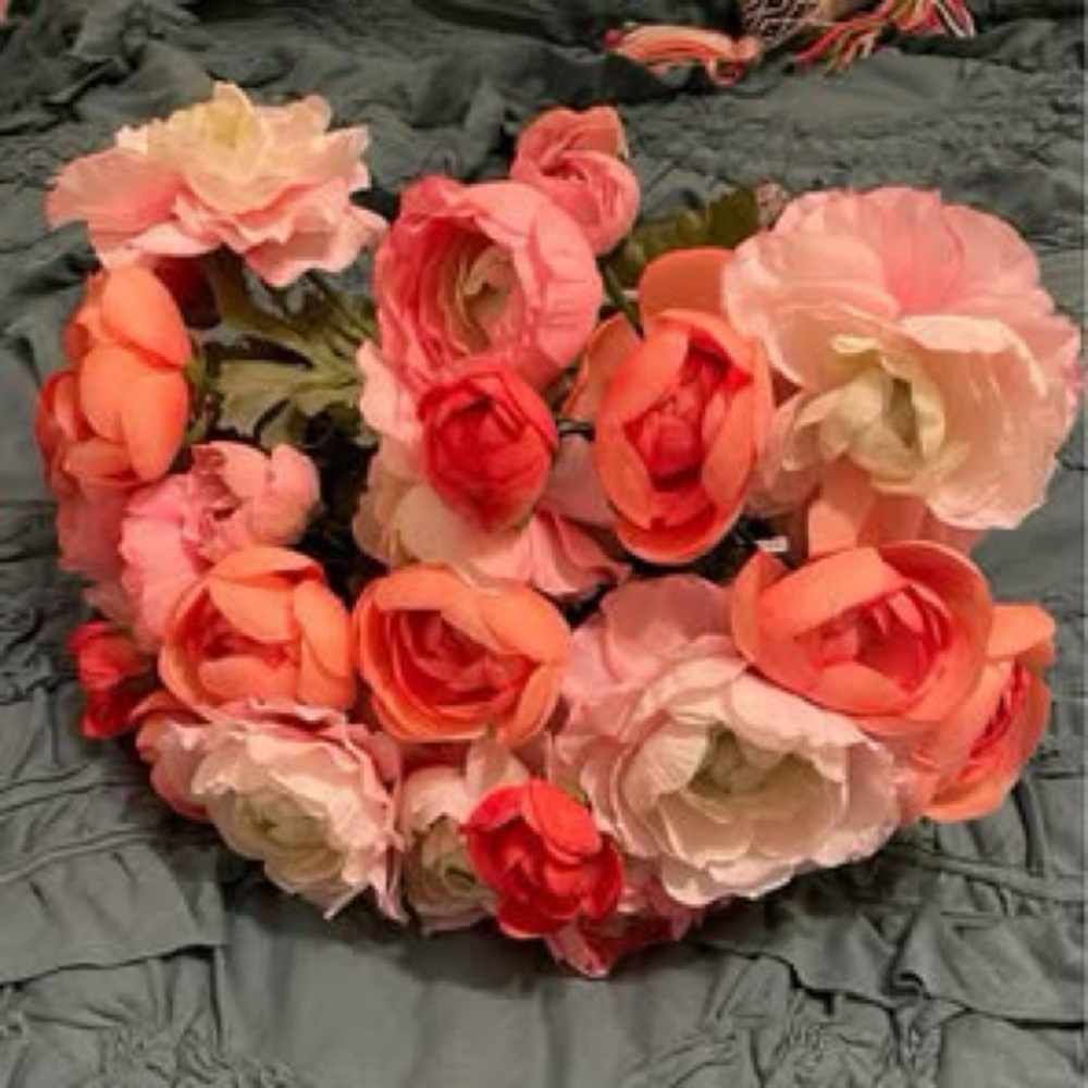 Pottery Barn 1: Faux Ranunculus / flower 💐 Bouquet  NWT - Picture 8 of 11